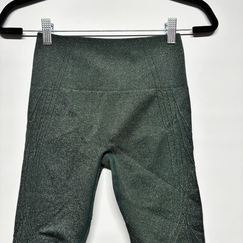 ✨Fabletics Seamless High-Waisted Legging Size S - Picture 6 of 14